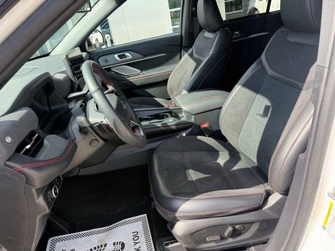 Used 2025 Ford Explorer ST AWD/4WD image 25