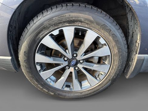 Used 2015 Subaru Outback 2.5i Limited image 9
