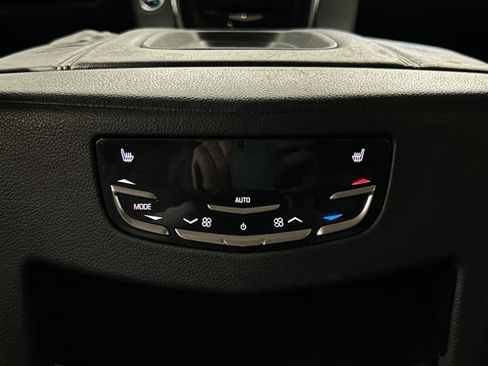 Used 2016 Cadillac Escalade Luxury image 28