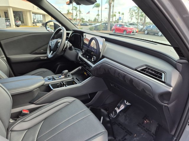 Used 2025 Lexus TX 350 AWD image 32