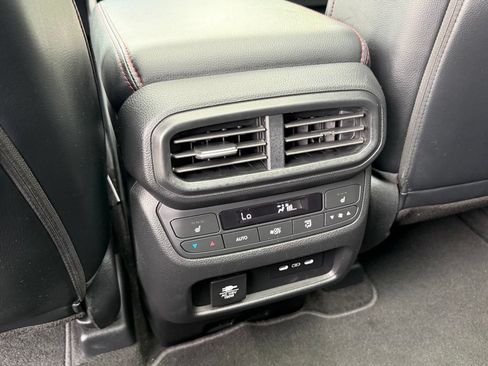 Used 2025 Honda Pilot Black Edition image 29