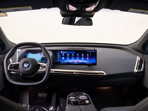 Certified 2026 BMW iX xDrive45 w/ Premium Package AWD/4WD image 10