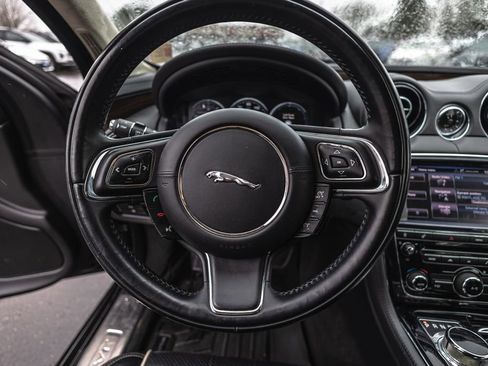 Used 2014 Jaguar XJ L Portfolio image 9
