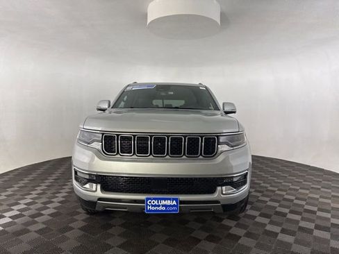 Used 2022 Jeep Wagoneer Series III w/ Convenience Group I image 3