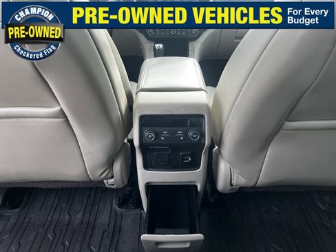 Used 2017 GMC Acadia Denali w/ Technology Package image 27