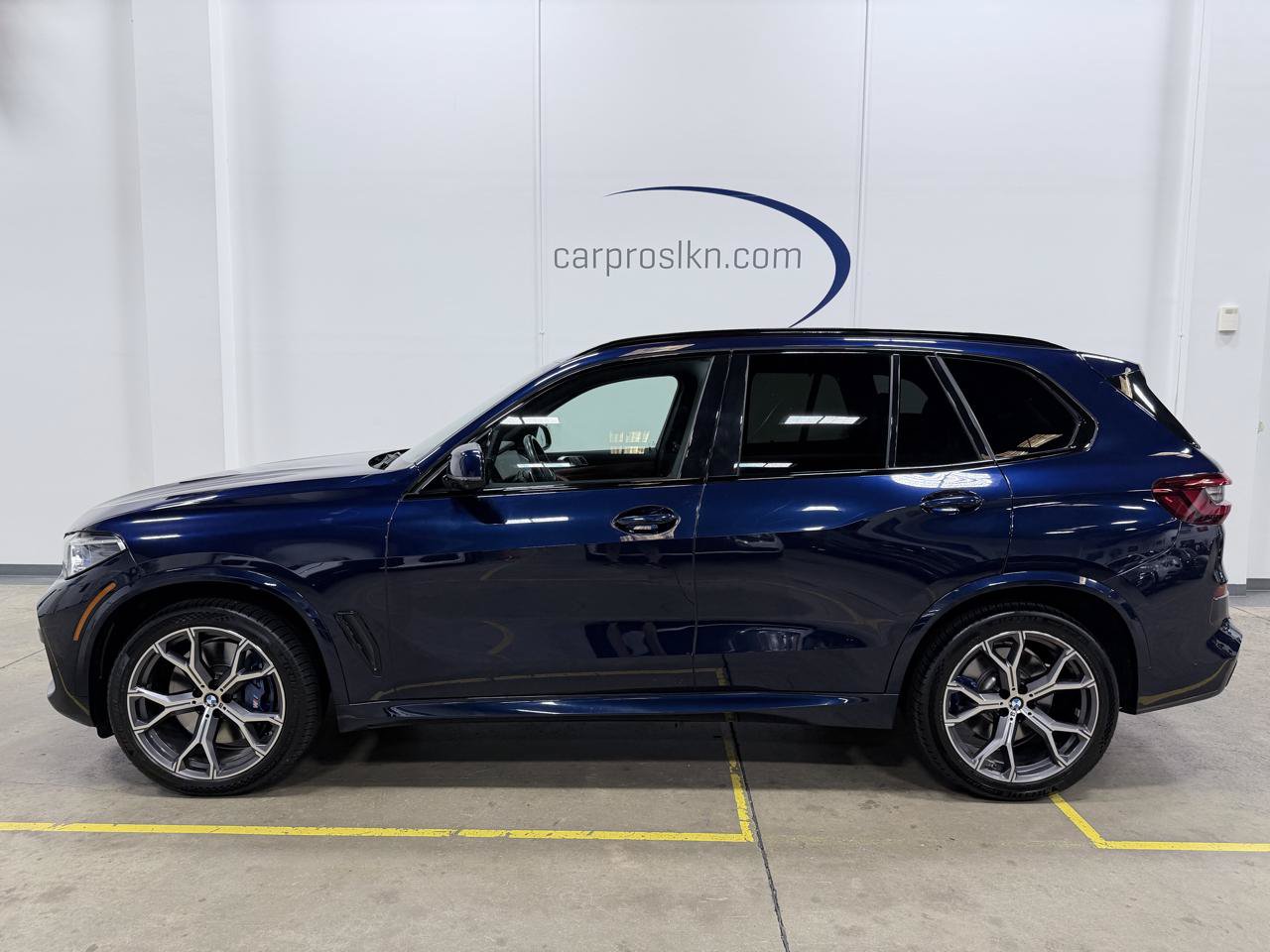 Used 2021 BMW X5 M50i w/ Executive Package AWD/4WD image 4