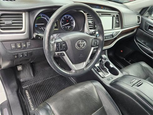 Used 2016 Toyota Highlander Limited Platinum image 10