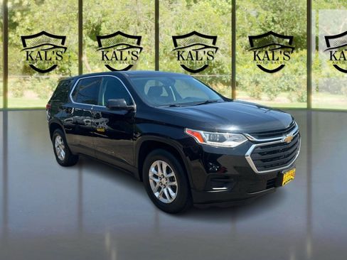 Used 2019 Chevrolet Traverse LS AWD/4WD image 3