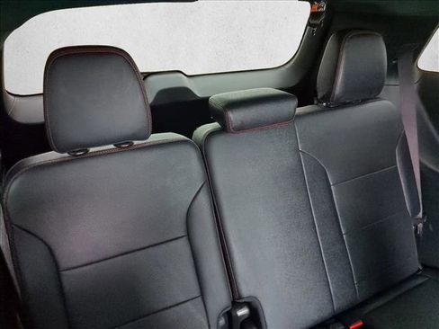 Used 2024 Chevrolet Traverse RS image 19