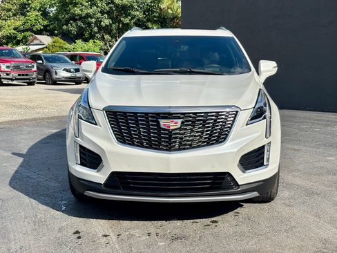 Used 2025 Cadillac XT5 Premium Luxury w/ Technology Package FWD image 3