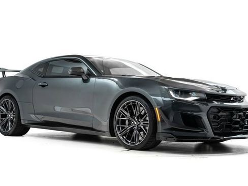 Used 2017 Chevrolet Camaro ZL1 RWD image 6