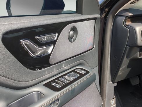 New 2026 Lincoln Aviator Reserve w/ Jet Appearance Package RWD image 12