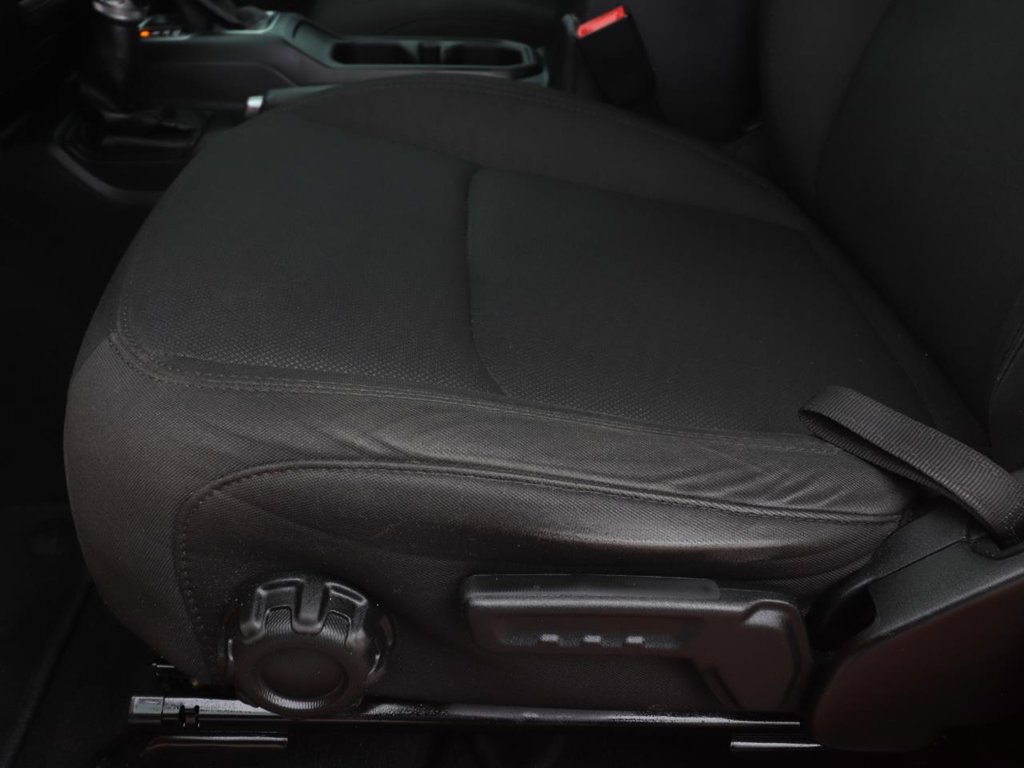 Used 2019 Jeep Wrangler Unlimited Sport S AWD/4WD image 18