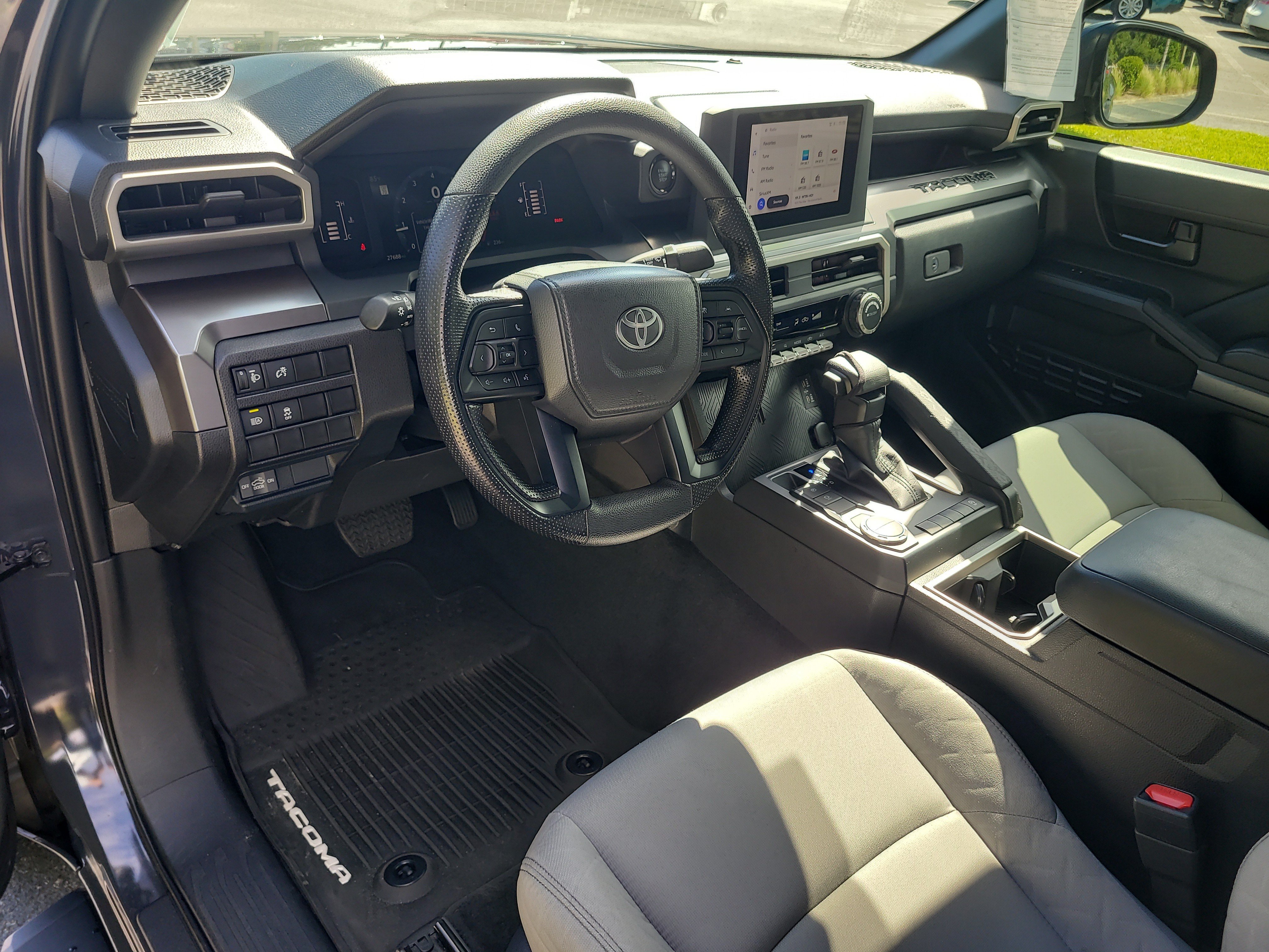 Used 2025 Toyota Tacoma SR5 RWD image 19