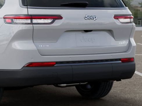 New 2026 Jeep Grand Cherokee L Limited image 13