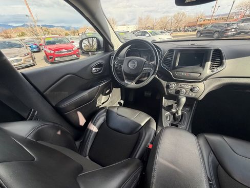 Used 2020 Jeep Cherokee Latitude Plus w/ Cold Weather Group image 13