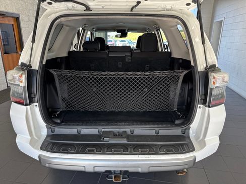 Used 2020 Toyota 4Runner TRD Off-Road AWD/4WD image 9