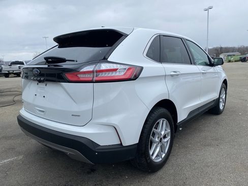 Used 2024 Ford Edge SEL image 3
