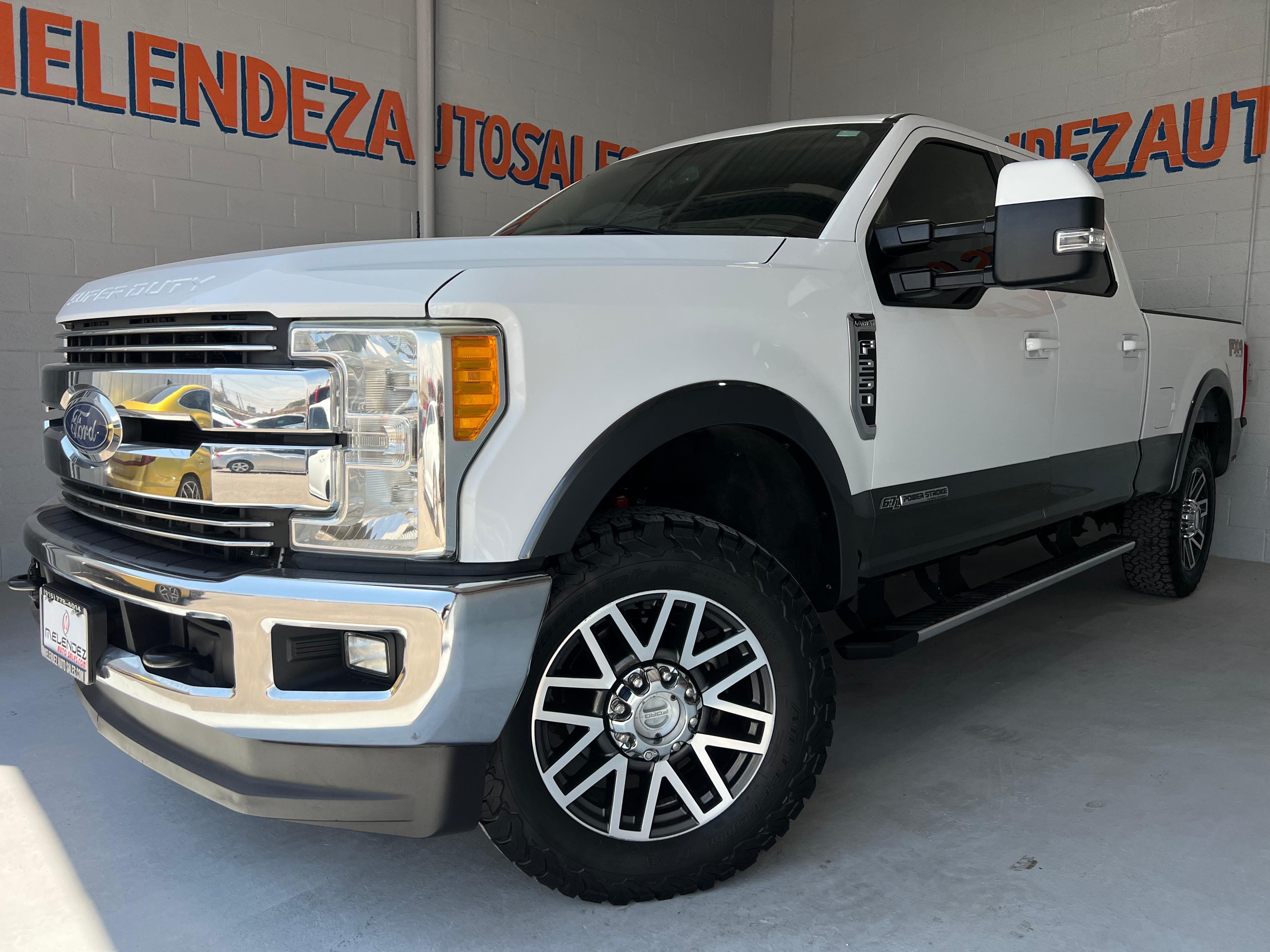 Used 2017 Ford F250 Lariat w/ Lariat Value Package AWD/4WD image 1