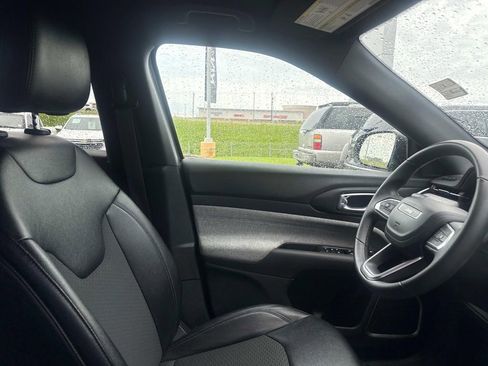 Used 2024 Jeep Compass Latitude AWD/4WD image 15
