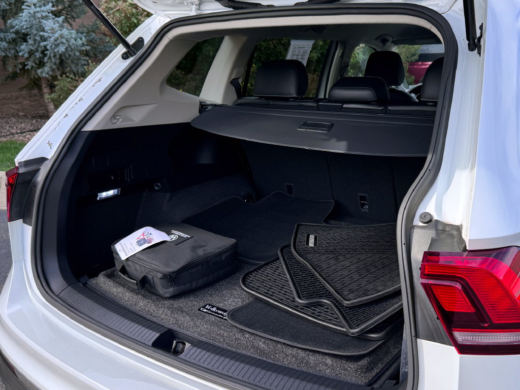 Used 2023 Volkswagen Tiguan SE AWD/4WD image 14