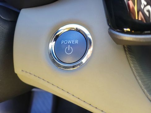 Used 2023 Toyota Highlander LE image 26