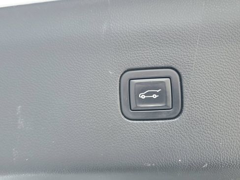 Used 2020 Buick Enclave Premium w/ Sun and Sites Package AWD/4WD image 15