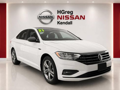Used 2021 Volkswagen Jetta R-Line w/ R-Line Cold Weather Package FWD image 3