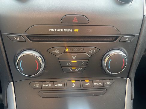 Used 2018 Ford Edge SEL w/ Class II Trailer Tow Package image 36