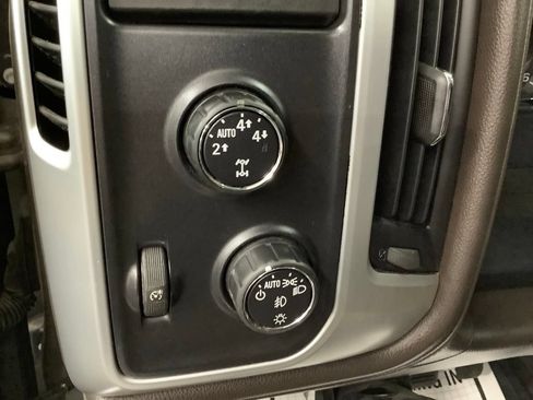 Used 2014 GMC Sierra 1500 SLT w/ SLT Crew Cab Value Package AWD/4WD image 14