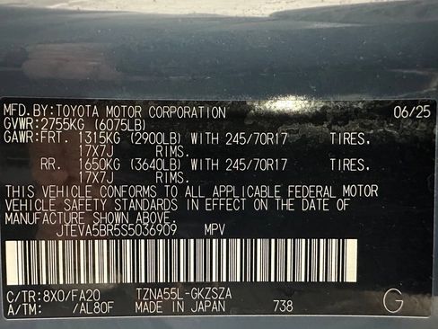 Used 2025 Toyota 4Runner SR5 AWD/4WD image 11