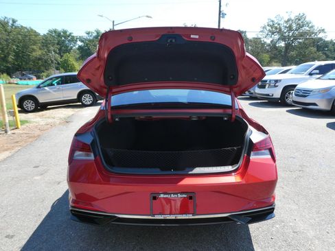 Used 2021 Hyundai Elantra Limited w/ Cargo Package FWD image 7