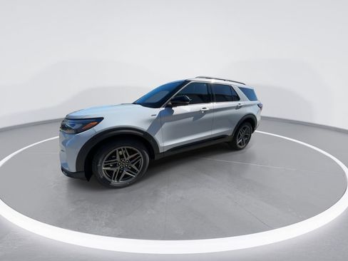 New 2026 Ford Explorer ST-Line w/ ST-Line Street Pack RWD image 4