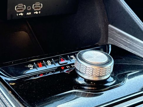 Used 2024 Jeep Wagoneer L Series II w/ Flexible Seating Group image 27