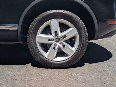 Used 2014 Volkswagen Touareg TDI AWD/4WD image 7