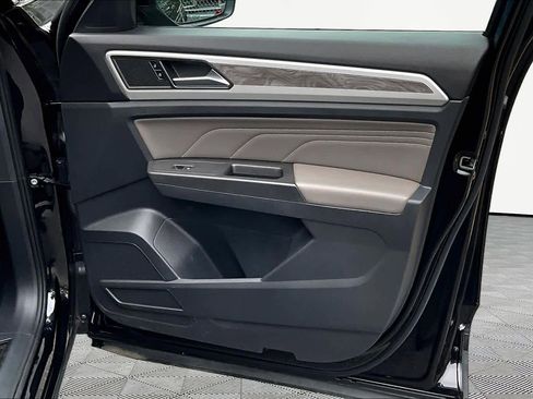 Used 2023 Volkswagen Atlas Cross Sport SE w/ Panoramic Sunroof Package FWD image 23