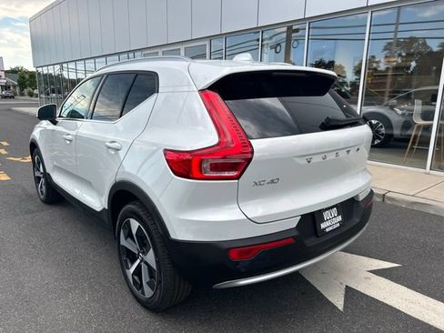 Certified 2025 Volvo XC40 B5 Plus AWD/4WD image 3