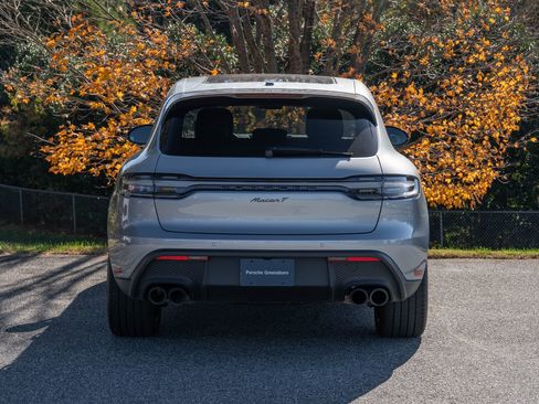 Certified 2025 Porsche Macan Turbo image 6