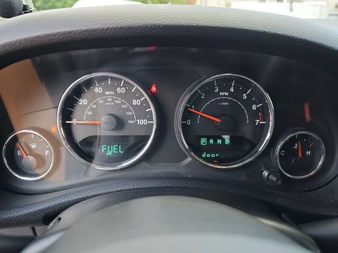 Used 2018 Jeep Wrangler Sahara AWD/4WD image 20