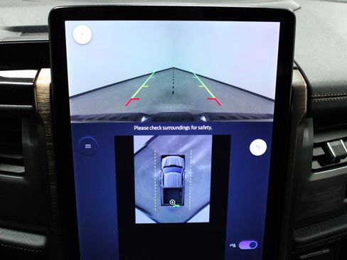 Used 2022 Ford F150 Lightning Lariat image 27