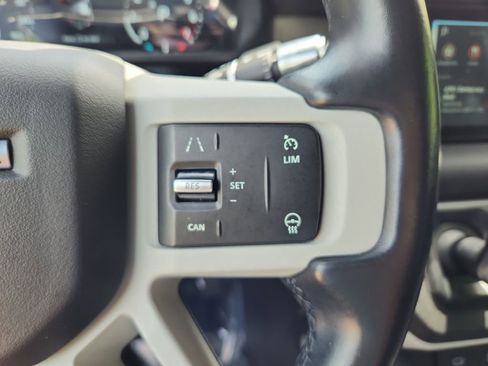 Used 2021 Land Rover Defender 110 X-Dynamic SE AWD/4WD image 18