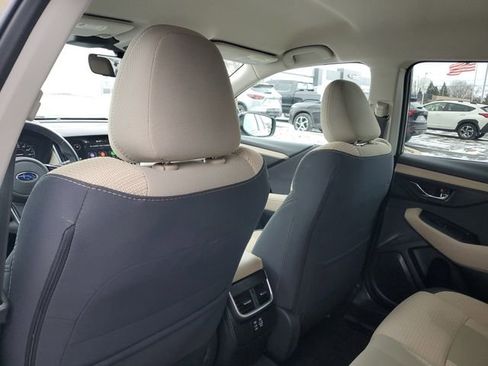 Used 2023 Subaru Outback Premium image 11