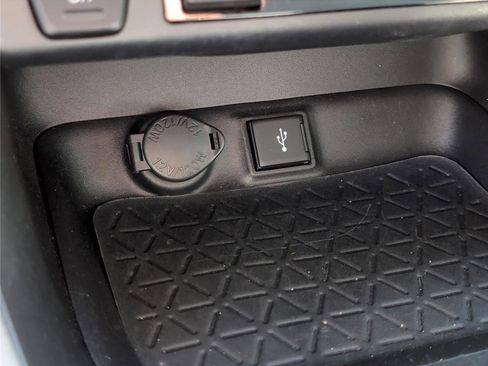 Used 2022 Toyota RAV4 XLE Premium AWD/4WD image 21