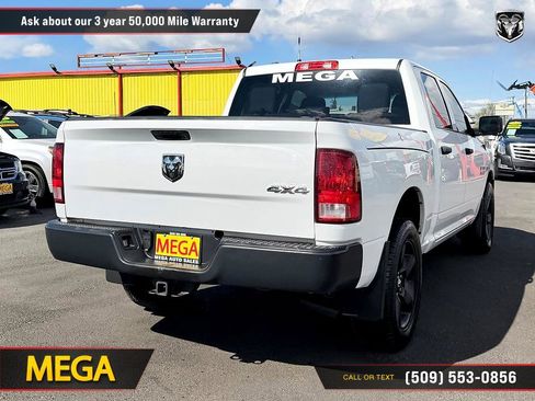 Used 2017 RAM 1500 4x4 Crew Cab image 11