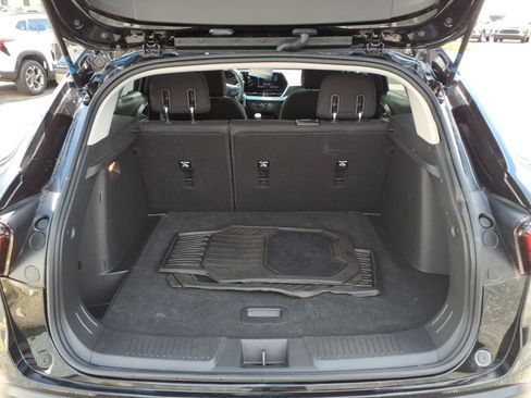 Used 2025 Chevrolet Trax LS FWD image 18