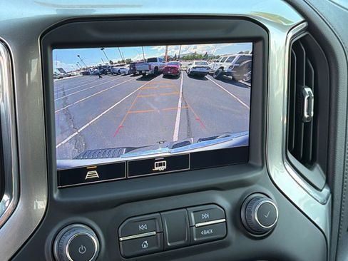 Used 2021 Chevrolet Silverado 1500 LT Trail Boss w/ Convenience Package II AWD/4WD image 16