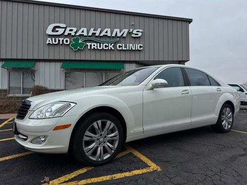 Used 2009 Mercedes-Benz S 550 4MATIC image 3
