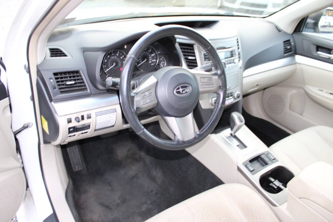 Used 2011 Subaru Legacy 2.5i Premium AWD/4WD image 13
