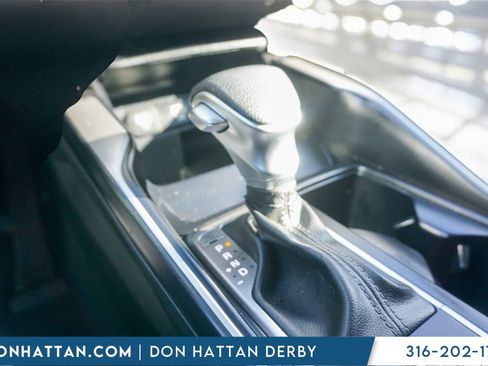 Used 2023 Kia Sorento LX image 9