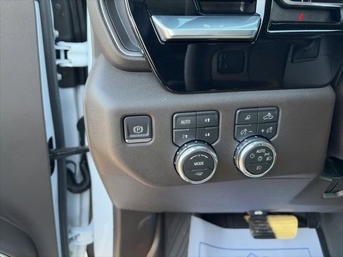 New 2026 GMC Sierra 2500 SLT w/ SLT Premium Package image 19